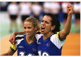 2005, 2007, 2009, 2011, 2013, 2015 e 2019 bicampeã da copa dos campeões de volei : Virna Analisa As Chances Do Volei Em Toquio Web Volei