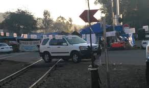 Pese A Pagos Cnte Insiste En No Liberar Vias Del Tren En Michoacan Vias Del Tren Kansas City Kansas