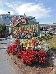 The Apple Barn Is A Popular Tourist Attraction In Sevierville Tennessee Near Pigeon Forge Apple Barn Pigeon Forge Tennessee Attractions Tennessee Christmas