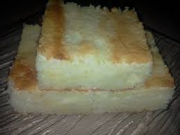 Un pachet foi de placinte (400 g), 8 oua, 200 g zahar, 1 kg iaurt gras, esenta de portocale sau lamaie, un pachet unt. Prajitura Cu Iaurt Fara Foi Prajitura Cu Iaurt Fara Foi Cooking Recipes Food Desserts