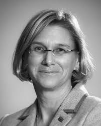 C O M M E N C E M E N T