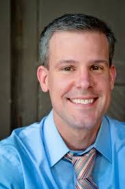 Daryl Gragg's Instagram, Twitter & Facebook