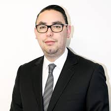 Carlos Medina Leads With Change