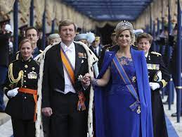 El este primul copil al prințesei beatrix și al prințului claus și primul nepot al reginei juliana și al prințului. New Dutch King Willem Alexander