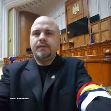 Deputatul emanuel ungureanu prezintă, din nou, imagini terifiante, înregistrate la spitalul clinic deputatul emanuel ungureanu, vicepreședintele comisiei pentru sănătate şi familie din camera. Emanuel Ungureanu Nou Mesaj Pentru Emil Boc Este Timpul SÄƒ VÄƒ LepÄƒdaÈ›i De Lucani È™i SÄƒ VÄƒ CereÈ›i Iertare Stirileprotv Ro