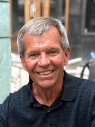 I am looking for a yearbook from the year 2000 if anyone has please contact  me