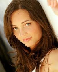 Kari Castaneda's Instagram, Twitter & Facebook