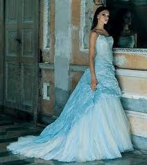 Per tutte le spose che sognano un abito da sposa colorato e di ultima tendenza, per sorprendere con eleganza tutti gli invitati! Abiti Da Sposa Colorati Foto Nanopress Donna