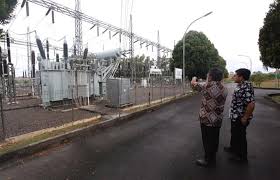 Pengertian dari grounding listrik adalah suatu sistem instalasi listrik yang bisa meniadakan beda potensial sebagai pelepasan muatan listrik berlebih pada suatu instalasi listrik dengan cara mengalirkannya ke tanah sehingga istilah sehari hari yang sering digunakan yaitu pentanahan atau. Pln Batam Jamin Pasokan Listrik Aman Selama Libur Natal Dan Tahun Baru Media Online Analisapublik Com