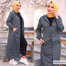 Kol Ucu Lastikli Model Olan Fume Renkli Trenckot Yeni Sezon Modelleri Arasinda Yer Almaktadir Kullanimi Oldukca Rahat Olan Trenck Moda Stilleri Giyim Trenckot