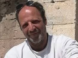Επισκέφτηκαν τον τάφο της τζέσυς παπουτσή δημήτρης αποστόλου: Dhmhtrhs Apostoloy O Prwhn Ths Batidoy Den Eipe Ta Adianohta Tyxaia Yparxei Enas Palios Nomos
