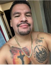 Helo!!FEMALES only My name is Henry I am 29 I am from El Salvador .I have  so many dreams and goals and with God's help I will achieve. In order for  time
