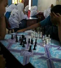 Koleksi oleh wagio gio • terakhir diperbarui 9 minggu lalu. 11 Kelakuan Kocak Orang Saat Main Catur Untung Di Serial The Queen S Gambit Nggak Ada Yang Begini Ngakakbanget Com