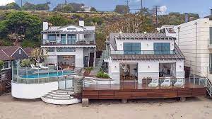 Johnny carson's former malibu compound listed by billionaire film producer sydney kimmel. Friends Producer Kevin Bright Lists His Malibu House For 14 Million Robb Report