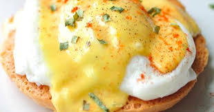 Comment Preparer Des Oeufs Benedictines Avec La Meilleure Sauce Hollandaise Du Monde Recettes Ma Fourchette Recette Oeufs Benedictine Recettes De Cuisine
