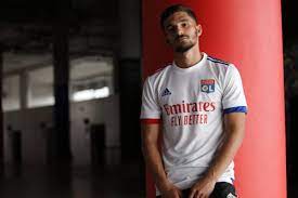 Jul 03, 2021 · le 03/07/2021 par idriss ahamada. L Olympique Lyonnais Presente Ses Maillots Pour La Saison 2020 2021 L Equipe