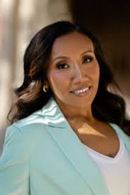 Karen Bazzle's Instagram, Twitter & Facebook