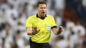 Although brych missed out on the euro 2012 he is selected for the olympic tournament and on the long list for the 2014 world cup. Referee Felix Brych To Officiate Barcelona S Second Leg Tie Against Man Utd Ht Media