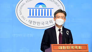 #윤석열 대선출마 선언 윤석열 얼어붙은 한일관계, 이념 편향적인 죽창가 탓. Tkk1ynyt4f42jm