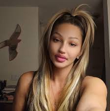 VUKOVAR: ČETIRI ASA! #vukovarskakuća Teško je kartati protiv ratnih  veterana pobjedničke vojske jake. Zbog toga su Dino i Bujo jedva parirali  prekaljenim fajterima Ćipi i Rodi… Rekao bi stari Žile: BAŠ KAO