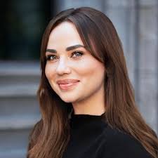 Helena Meyer (@Helenameyer8)