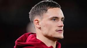 Sonny Perkins's Instagram, Twitter & Facebook