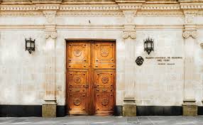 Working within the federal reserve system, the new york fed implements monetary policy, supervises and regulates financial institutions and helps maintain the nation's payment systems. Central Reserve Bank Of Peru Central Banking