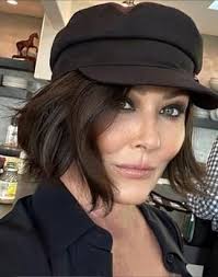 You can't have Charmed without Shannen, Holly, Alyssa, and Rose. Bring back  the Originals CBS