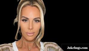 Whitney Dillon's Instagram, Twitter & Facebook