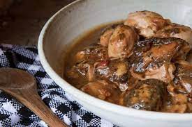 Beer And Bacon Chicken With Gravy Recipe Chicken Thigh Recipes Crockpot Chicken Bacon Boneless Chicken Thigh Recipes