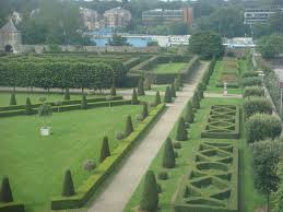 If you're planning a formal knot garden, draw your design on paper. How Designers Are Using Topiary Knots And Parterres Jardin