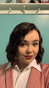 Hi y'all! My name is Miranda Bellows and I've been doing music and theatre  for as long as I can remember. I did my very first musical when I was 5  years