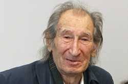 He represented his country on further two world championships in 1978 and 1982. Ripost