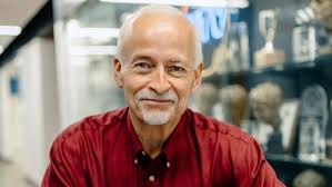 Pioneering Hillcrest High School journalism teacher Dave Davis retires