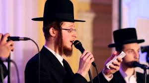 Avrum Mordche Schwartz with Shira Choir
