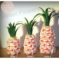 Ich brauchte ein geschenk für eine goldene hochzeit. Raffaello Ananas Mit Sektflasche Mit 60 Pralinen