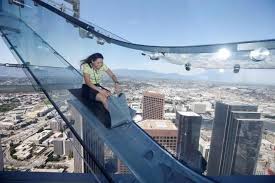Don T Look Down Skyslide To Open 1 000 Feet Above Los Angeles Los Angeles Skyscrapers Us Bank Tower Los Angeles
