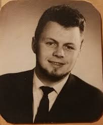 Någon som minns? Skövde AIK hade en boxare som hette Bertil Hagström, som  var min far.