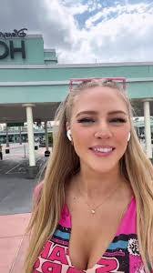 Summer Levy's Instagram, Twitter & Facebook