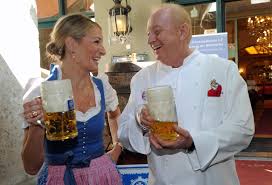 Alfons schuhbeck's most popular book is the alfons schuhbeck average rating 4.20 · 80 ratings · 9 reviews · shelved 298 times. Alfons Schuhbeck Privat Lebensgefahrtin Kinder Fur Wen Schlagt Das Herz Des Tv Kochs News De