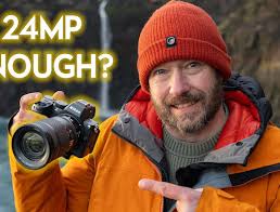 Adventure photographer Krystle Wright uses a speedronelight to capture 'The  Shot'