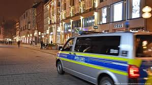 Bundesministerium für arbeit und soziales: Coronavirus German State Imposes Tough New Restrictions News Dw 11 12 2020