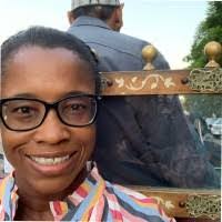 Paulette Kelly's Instagram, Twitter & Facebook