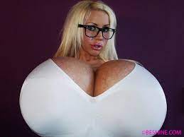 Über 18 Kilo schwer: Model Mayra hat die größten Brüste der Welt | news.de