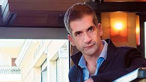Μπορώ να σας πω τι κάνουμε. Kwstas Mpakogiannhs Exw 12 Stoxoys Gia Mia Allh A8hna