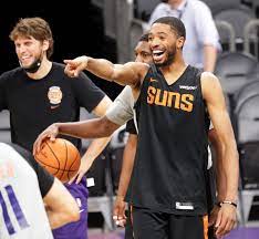 Mikal bridges plays as a shooting forward for the phoenix suns. Llipmbcqe Ru M