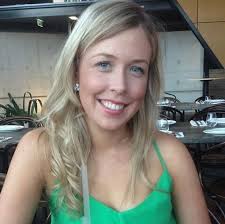 Mulher com coronavírus pede que pessoas se "acalmem", já que sintomas  "parecem com um jet lag"