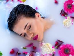 Bathing beauty is a 1944 musical film starring red skelton, basil rathbone, and esther williams, and directed by george sidney. What Are The Amazing Beauty Benefits Of Milk Bath Lifealth