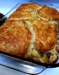 Breakfast Biscuit Casserole 1 Can Of Biscuits 1 Package Of Pork Sausage 1 Chopped Onion Slic Baked Dishes Breakfast Casserole With Biscuits Breakfast Bites