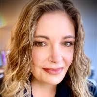 Rachel Whitmore's Instagram, Twitter & Facebook